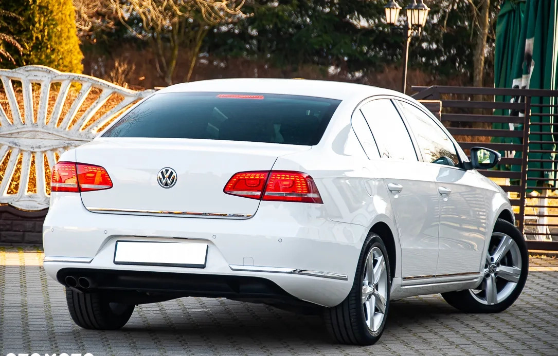 Volkswagen Passat cena 41900 przebieg: 225000, rok produkcji 2013 z Wyszków małe 742